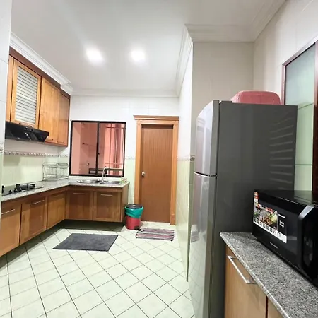 Marina Court Vacation Home 3 Bedrooms - Kota Kinabalu Exterior photo