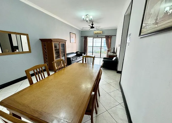 Marina Court Vacation Home 3 Bedrooms - Kota Kinabalu