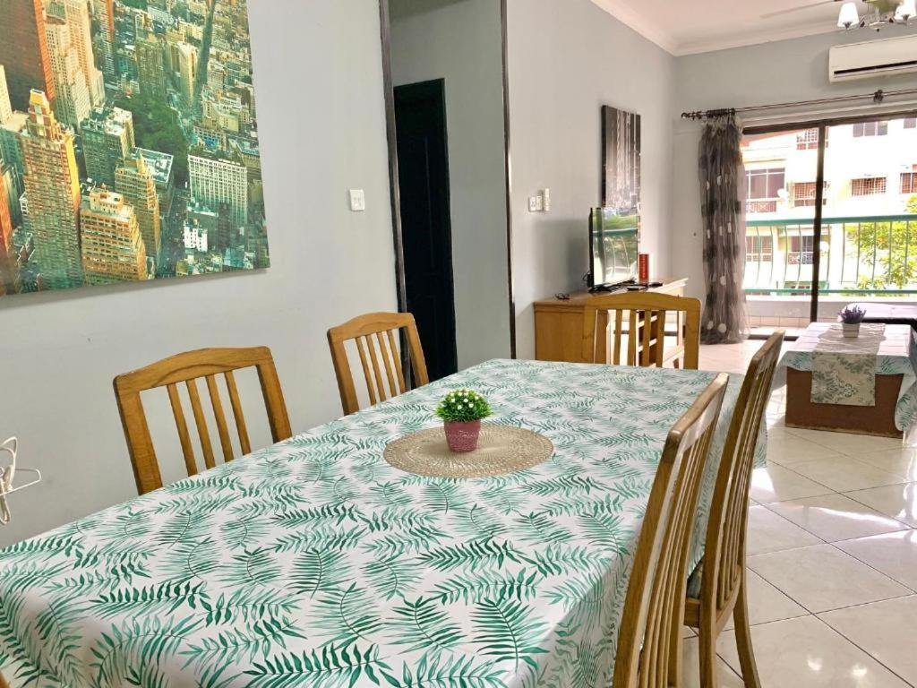Apartment Marina Court Vacation 3 Bedrooms - Kota Kinabalu
