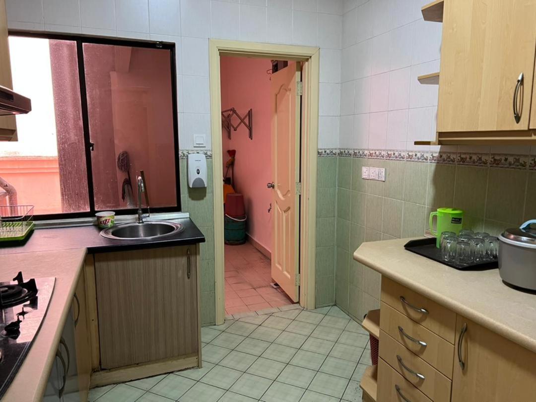 Apartment Marina Court Vacation 3 Bedrooms - Kota Kinabalu